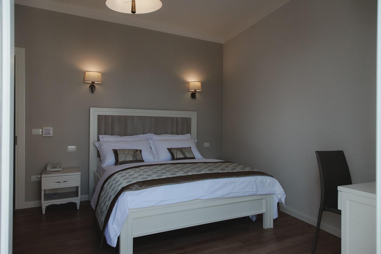 Amfiteatri Boutique Hotel Durrës Exteriör bild