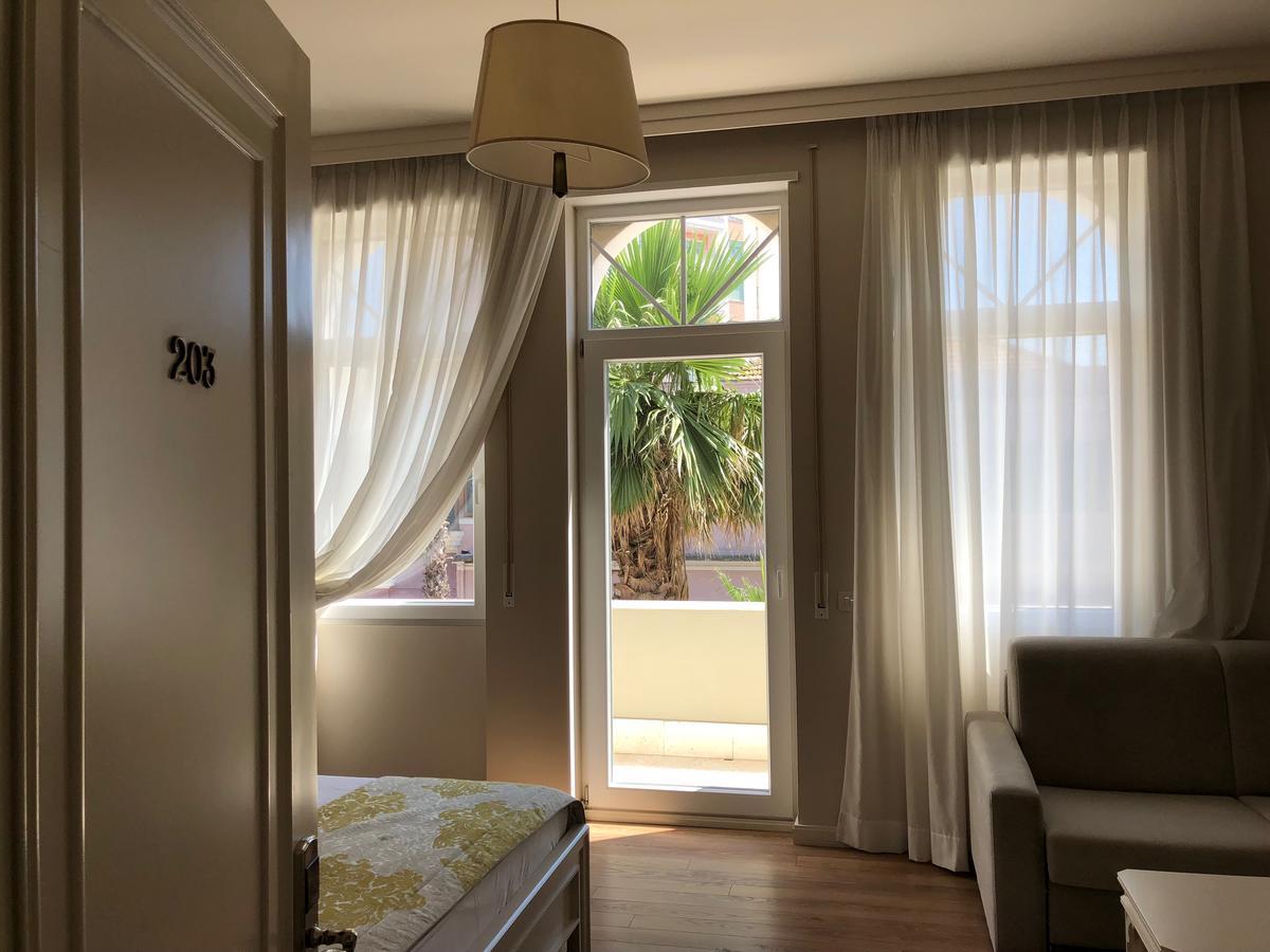 Amfiteatri Boutique Hotel Durrës Exteriör bild